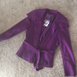 Valerie Bertinelli purple/plum jacket